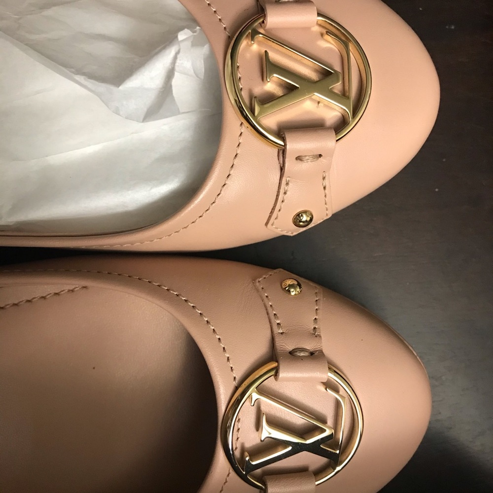 Authentic Louis Vuitton shoes - Picture 11 of 12